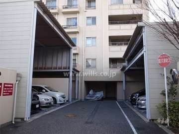 敷地内駐車場（屋内機械式）