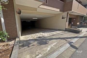 駐車場出入口