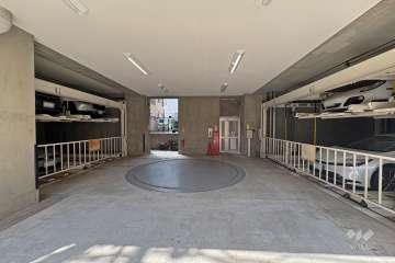 敷地内駐車場（屋内機械式）