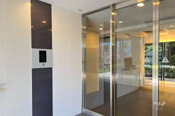 エントランスはオートロック付きです。