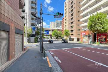 敷地北東側の前面道路