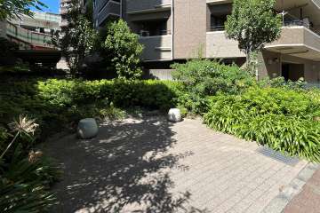 隣接するポケットパーク