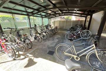 駐輪場（屋根付き）