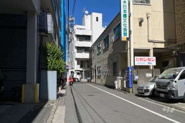 敷地南東側の前面道路