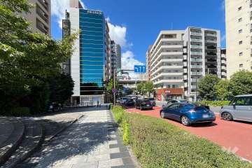 敷地北東側の前面道路