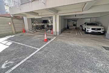 敷地内駐車場（屋内・屋外平面式）