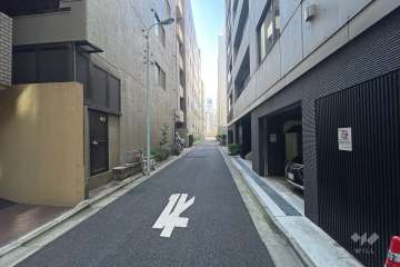 敷地北側の前面道路