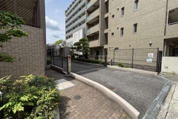 駐車場の出入口