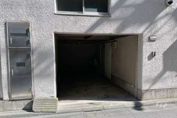 駐車場の出入り口