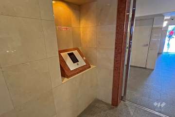 エントランスはオートロック付きです。