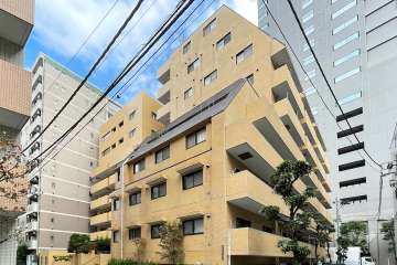 ライオンズマンション箱崎町の外観（西側から）