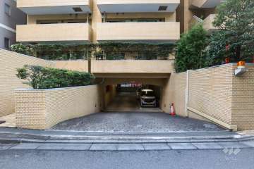 駐車場の出入り口