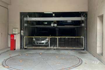 敷地内駐車場（屋内機械式）
