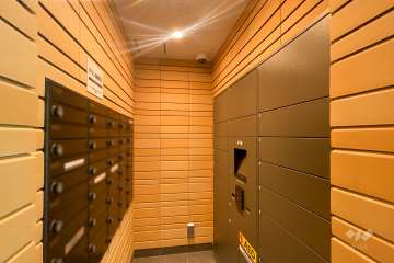 宅配ボックスと共用ポスト　