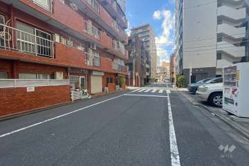 敷地北東側の前面道路