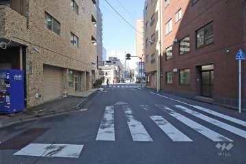 敷地北東側の前面道路