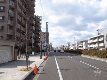 敷地の北側は国道2号線に面しています。