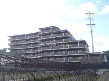 ビューネ西宮五段坂の外観（東側から）