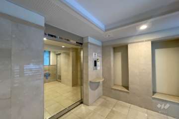 エントランスはオートロック付きです。