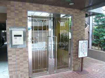 外観（北東側から見る）