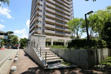 セントラルガーデンタワーの基壇部（南西側から）