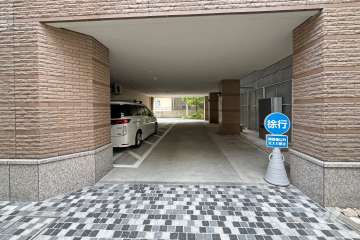 駐車場の出入り口