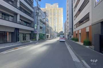 敷地南側の前面道路