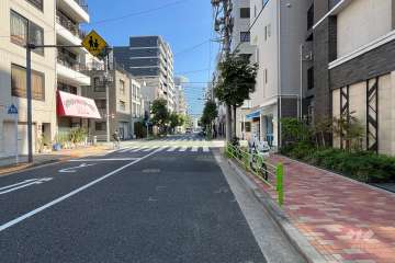 敷地北側の前面道路