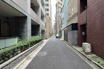 敷地南側の前面道路