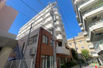 メゾンドール明石の外観（北東側から）