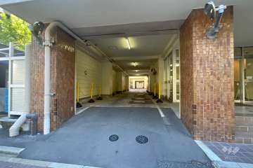 駐車場の出入り口　