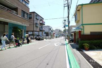 敷地東側の前面道路