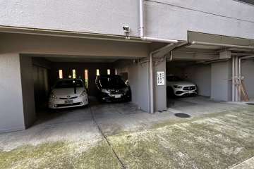 敷地内駐車場（屋内平面式）