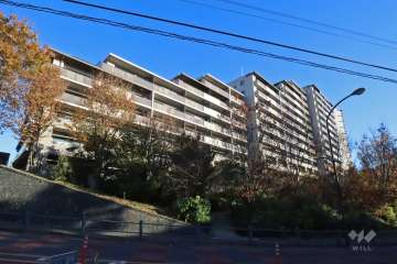 グランドメゾン江古田の杜の外観（西側から）