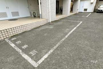 敷地内駐車場（屋外平面式）