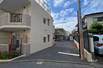 駐車場出入り口