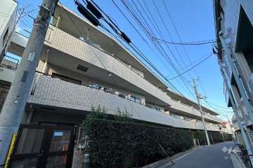 ファミール都立家政の外観（南西側から）