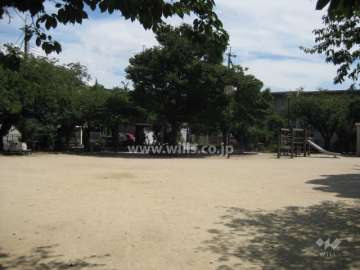 マンション南側の公園