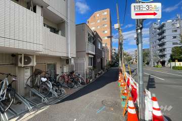 敷地南東側の前面道路　