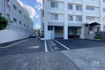 駐車場の出入り口