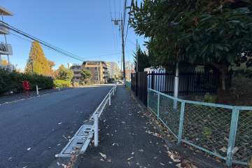 敷地北側の前面道路　