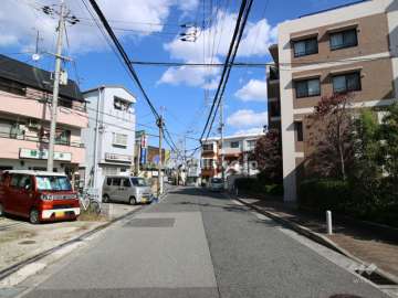 敷地北西側の前面道路。