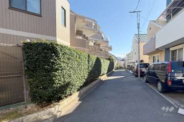 敷地南西側の前面道路