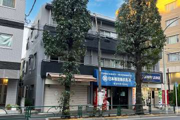 マースコーポ上鷺の外観（南西側から）