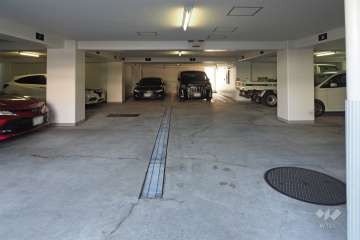 敷地内駐車場（屋内平面式）