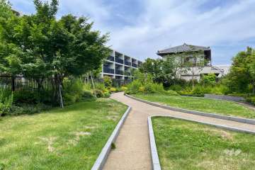 敷地内の遊歩道