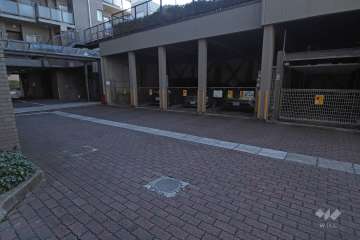 敷地内駐車場（屋内機械式）