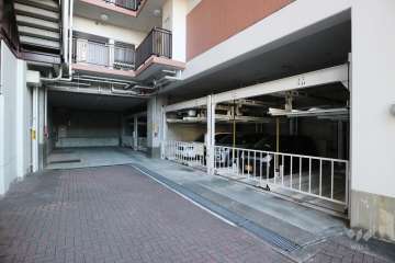 敷地内駐車場（屋内機械式）