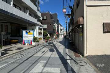 敷地東側の前面道路