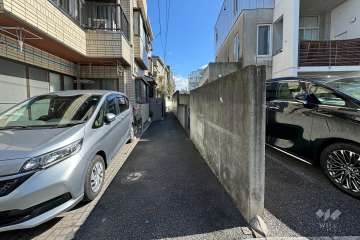 敷地北側の前面道路